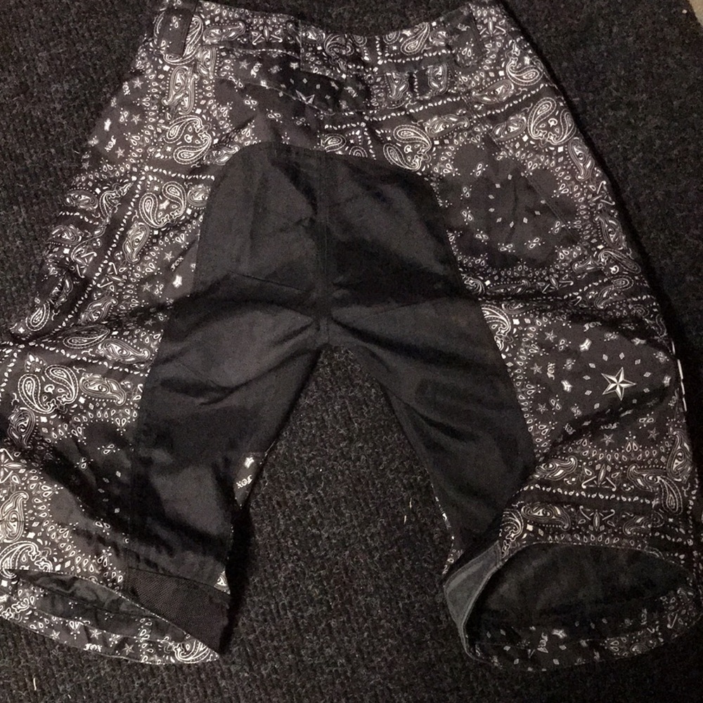 Ladies Fox Racing Shorts - Picture 7 of 9